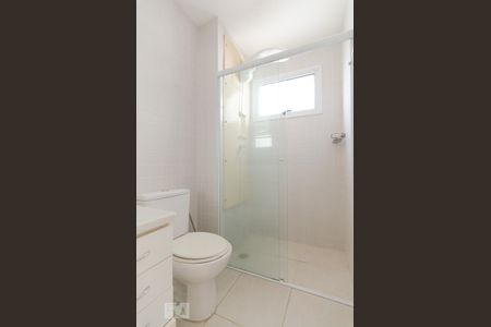 Banheiro de apartamento para alugar com 1 quarto, 47m² em Cambuí, Campinas