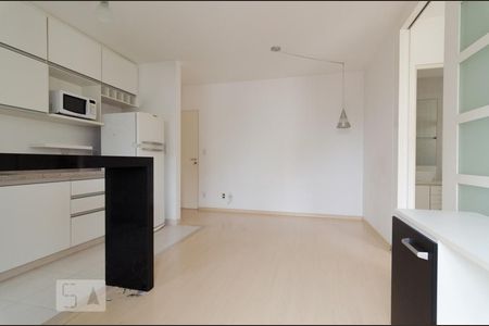 Sala de apartamento para alugar com 1 quarto, 47m² em Cambuí, Campinas