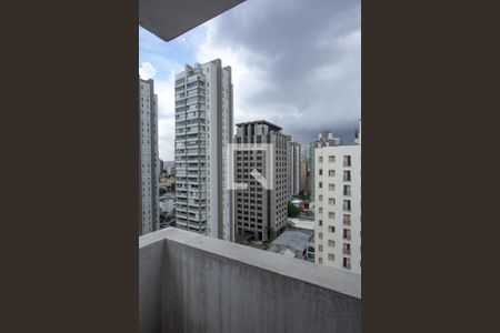 Varanda de kitnet/studio para alugar com 1 quarto, 47m² em Indianópolis, São Paulo