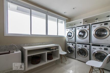 Studio para alugar com 42m², 1 quarto e 1 vaga Studio para alugar com 42m², 1 quarto e 1 vagaLavanderia