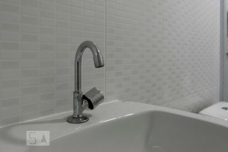 Banheiro (Torneira) de kitnet/studio para alugar com 1 quarto, 28m² em Mooca, São Paulo