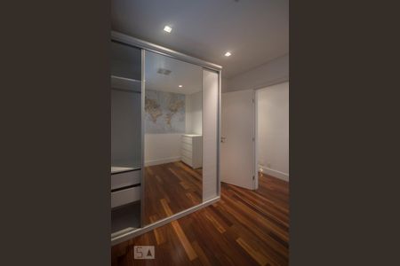 Quarto de apartamento à venda com 2 quartos, 128m² em Brooklin Paulista, São Paulo