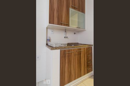 Cozinha de apartamento para alugar com 1 quarto, 45m² em Cambuí, Campinas