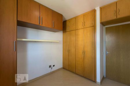 Quarto 1 (Armários) de apartamento para alugar com 2 quartos, 56m² em Vila Brasílio Machado, São Paulo