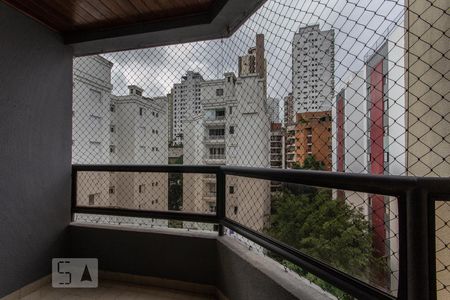 Sala _ Varanda de apartamento para alugar com 3 quartos, 75m² em Real Parque, São Paulo