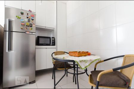 Cozinha de apartamento para alugar com 2 quartos, 55m² em Jardim Miranda, Campinas