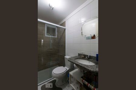 Banheiro social de apartamento à venda com 3 quartos, 69m² em Vila Vera, São Paulo