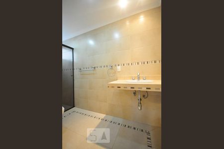 banheiro suíte 1 de apartamento para alugar com 3 quartos, 138m² em Vila Sônia, São Paulo