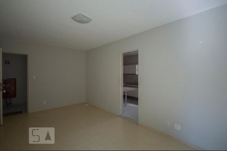 Sala de apartamento para alugar com 3 quartos, 68m² em Vila Vermelha, São Paulo