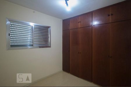 Quarto 02 de apartamento para alugar com 3 quartos, 68m² em Vila Vermelha, São Paulo