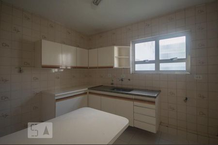 Cozinha de apartamento para alugar com 3 quartos, 68m² em Vila Vermelha, São Paulo