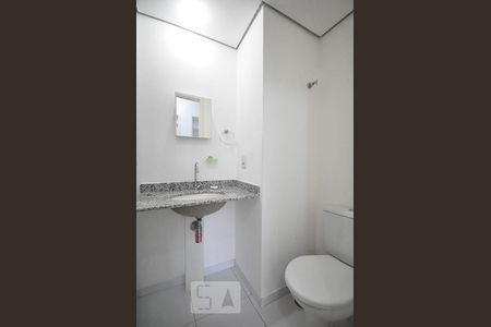 banheiro de apartamento para alugar com 3 quartos, 64m² em Vila Suzana, São Paulo