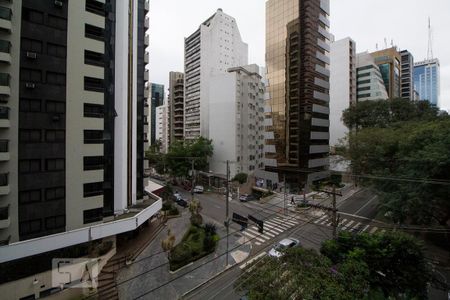 Vista da sala de apartamento para alugar com 1 quarto, 42m² em Cerqueira César, São Paulo