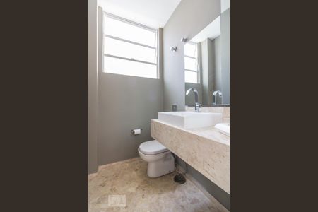 Lavabo de apartamento para alugar com 3 quartos, 255m² em Higienópolis, São Paulo