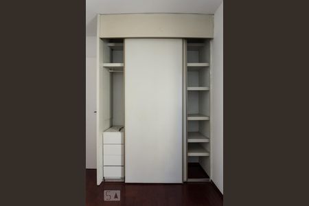 Quarto 1 de apartamento à venda com 2 quartos, 68m² em Saúde, São Paulo