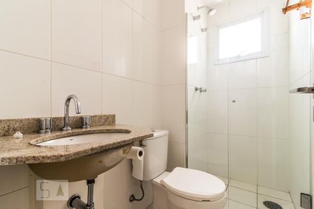 Banheiro de apartamento à venda com 2 quartos, 51m² em Barra Funda, São Paulo