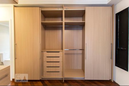 Suíte de apartamento à venda com 3 quartos, 157m² em Vila Suzana, São Paulo