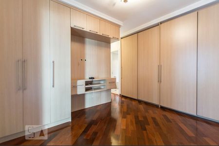 Suíte de apartamento à venda com 3 quartos, 157m² em Vila Suzana, São Paulo