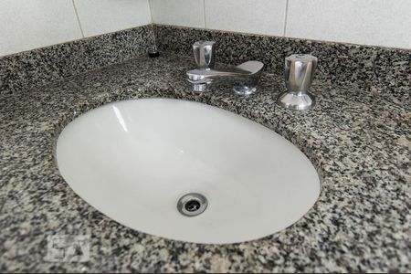Apartamento à venda com 157m², 3 quartos e 3 vagas Apartamento à venda com 157m², 3 quartos e 3 vagasBanheiro da suíte 2