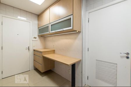 Apartamento à venda com 157m², 3 quartos e 3 vagas Apartamento à venda com 157m², 3 quartos e 3 vagasCozinha