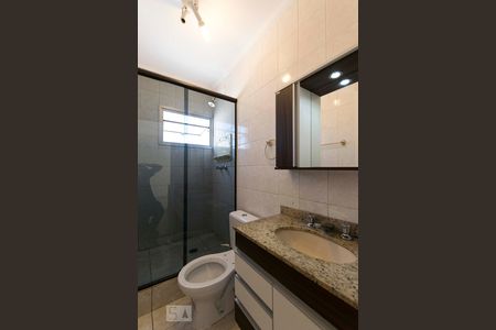 Banheiro social de apartamento para alugar com 2 quartos, 60m² em Vila Gumercindo, São Paulo
