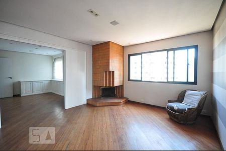 sala de apartamento para alugar com 4 quartos, 236m² em Vila Suzana, São Paulo