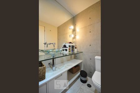 banheiro de apartamento para alugar com 1 quarto, 70m² em Vila Suzana, São Paulo