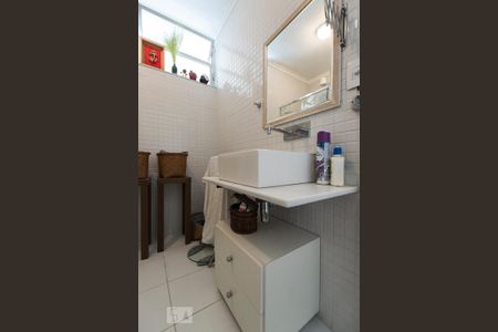 Banheiro da suíte de apartamento à venda com 2 quartos, 70m² em Jardim das Bandeiras, São Paulo