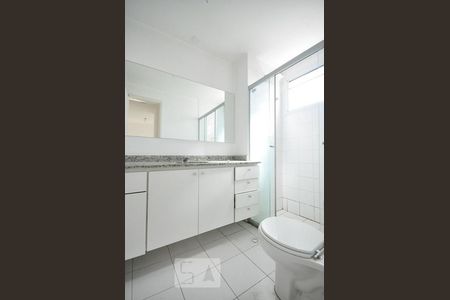 banheiro de apartamento para alugar com 2 quartos, 69m² em Vila Andrade, São Paulo