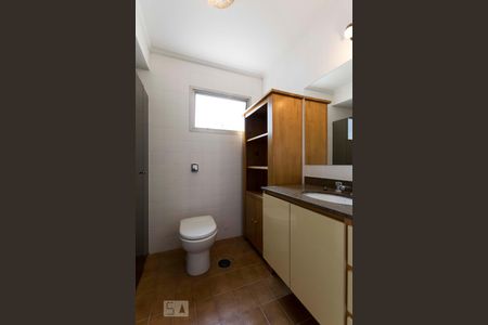Banheiro social de apartamento para alugar com 3 quartos, 154m² em Aclimação, São Paulo
