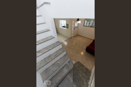 Escadas de casa para alugar com 2 quartos, 80m² em Mirandópolis, São Paulo