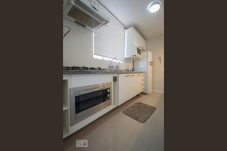 Cozinha de apartamento para alugar com 2 quartos, 69m² em Santo Amaro, São Paulo