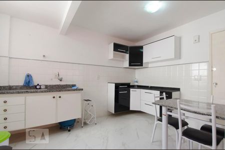 Cozinha de apartamento à venda com 2 quartos, 55m² em Perdizes, São Paulo