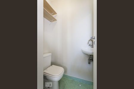 Lavabo de apartamento para alugar com 2 quartos, 100m² em Itaim Bibi, São Paulo