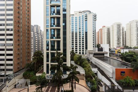 Vista de kitnet/studio para alugar com 1 quarto, 45m² em Moema, São Paulo