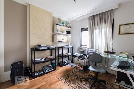 Quarto de apartamento à venda com 2 quartos, 115m² em Real Parque, São Paulo