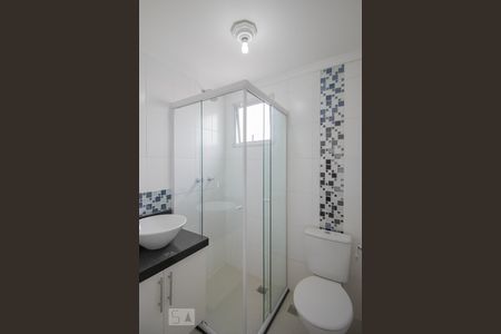 Banheiro de apartamento à venda com 2 quartos, 50m² em Jardim Rossi, Guarulhos