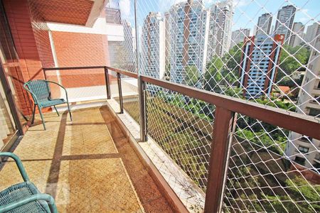 Varanda de apartamento à venda com 4 quartos, 200m² em Jardim Ampliação, São Paulo