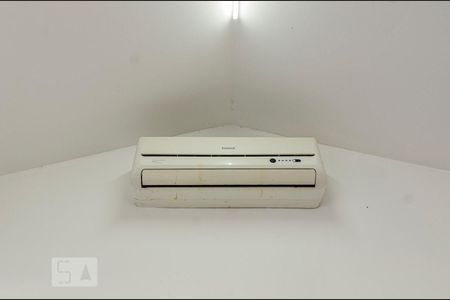 Casa à venda com 81m², 1 quarto e sem vaga Casa à venda com 81m², 1 quarto e sem vagaAr condicionado