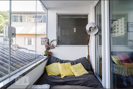 Casa à venda com 81m², 1 quarto e sem vaga Casa à venda com 81m², 1 quarto e sem vagaVaranda