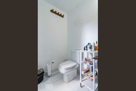 Casa à venda com 81m², 1 quarto e sem vaga Casa à venda com 81m², 1 quarto e sem vagaBanheiro