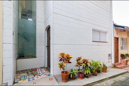 Casa à venda com 81m², 1 quarto e sem vaga Casa à venda com 81m², 1 quarto e sem vagaFachada