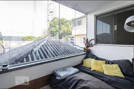 Casa à venda com 81m², 1 quarto e sem vaga Casa à venda com 81m², 1 quarto e sem vagaVaranda