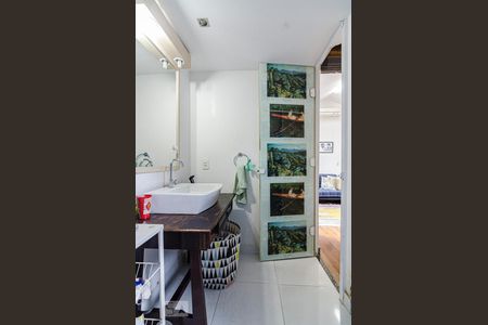 Casa à venda com 81m², 1 quarto e sem vaga Casa à venda com 81m², 1 quarto e sem vagaBanheiro