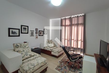 Sala de TV de apartamento à venda com 5 quartos, 452m² em Cambuí, Campinas