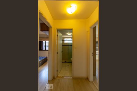 Hall Dormitório  de apartamento para alugar com 2 quartos, 75m² em Chácara Califórnia, São Paulo