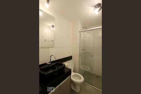 Banheiro de apartamento à venda com 2 quartos, 56m² em Vila Andrade, São Paulo