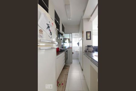 Cozinha de apartamento à venda com 2 quartos, 60m² em Vila Anglo Brasileira, São Paulo