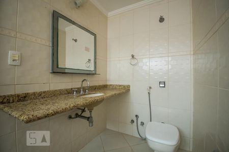 Banheiro da Suíte de casa para alugar com 4 quartos, 190m² em Parque Taquaral, Campinas