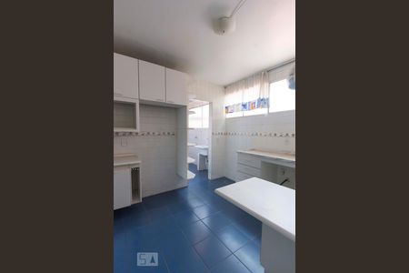 Cozinha de apartamento à venda com 2 quartos, 81m² em Sumaré, São Paulo